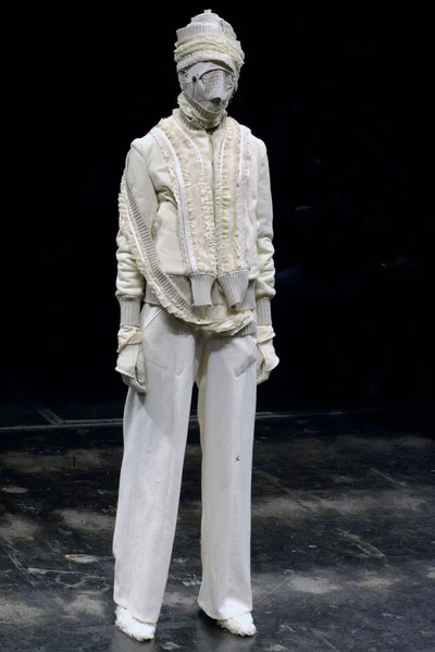Look 19